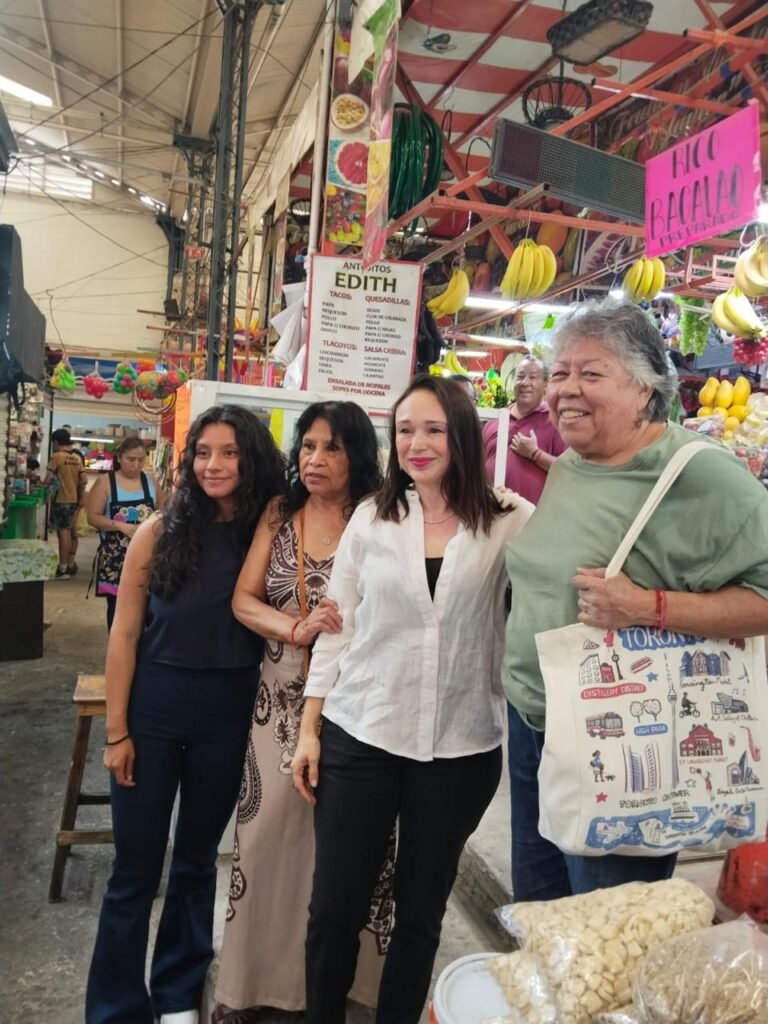 Ixel Mendoza visita el Mercado Lomas de la Selva para dialogar con comerciantes y ciudadanía