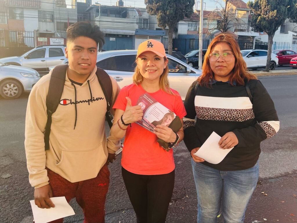 Irma Montiel, candidata a Magistrada Regional del TEPJF, recorre la colonia Del Valle en Puebla