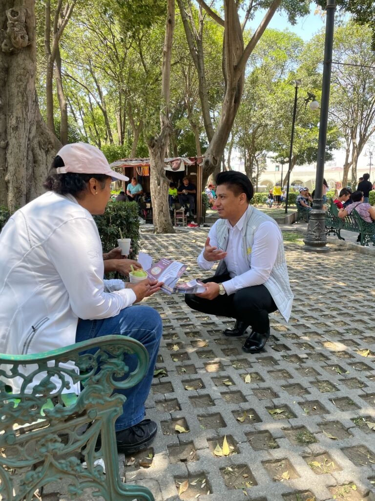 Hugo Adrián Pérez, candidato a Juez de Distrito en Materia Penal, recorre calles clave de San Pedro Cholula