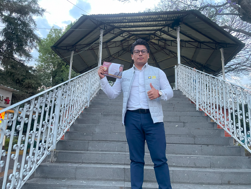 Hugo Adrián Pérez Soto, candidato a Juez de Distrito, visita Nealtican, Puebla para informar sobre la próxima elección judicial