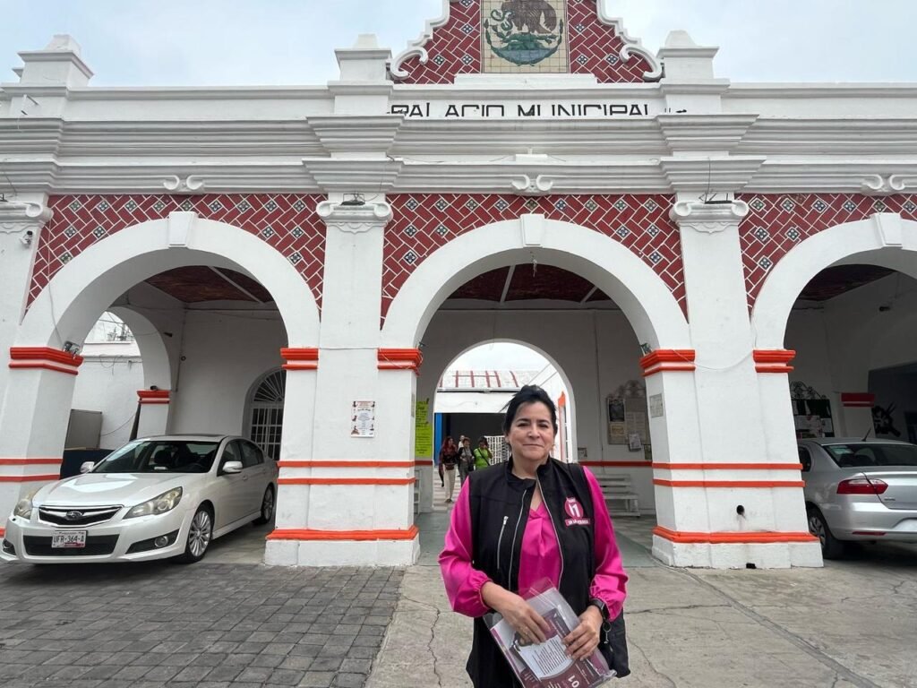 Sandra Carolina Arellano, candidata a Magistrada de Circuito, visita San Felipe Hueyotlipan y habla con familias sobre la importancia de la elección judicial