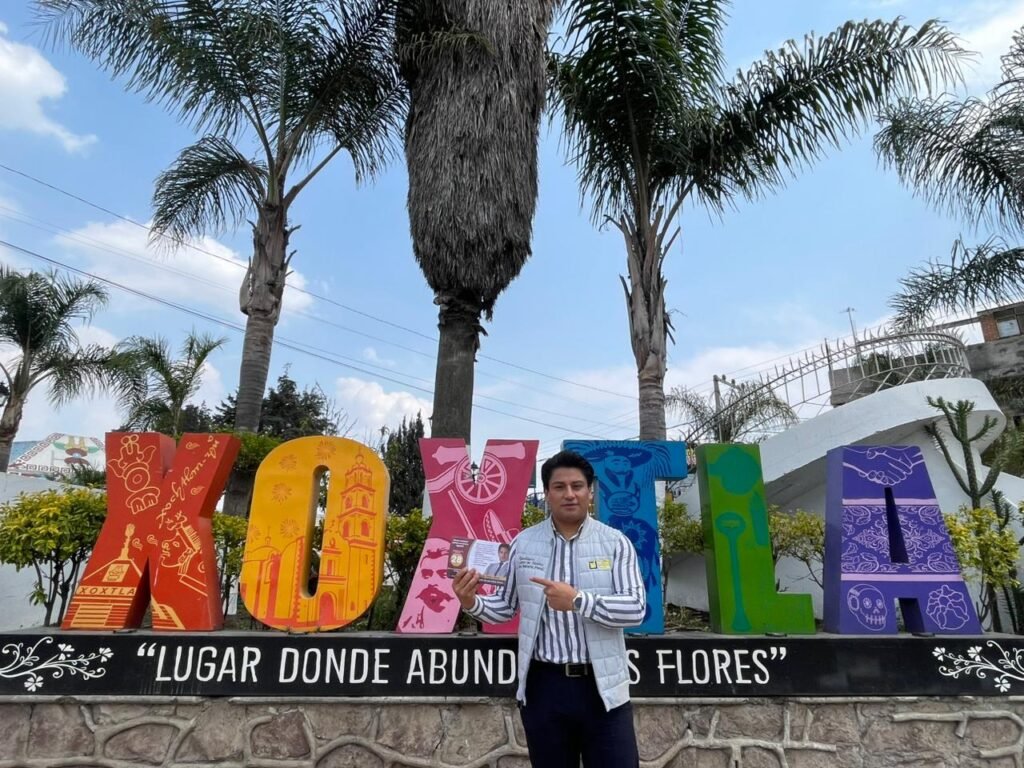 Hugo Adrián Pérez Soto, candidato a Juez de Distrito en Materia Penal, visita Xoxtla, y llama a votar por el número 28 en la boleta amarilla.