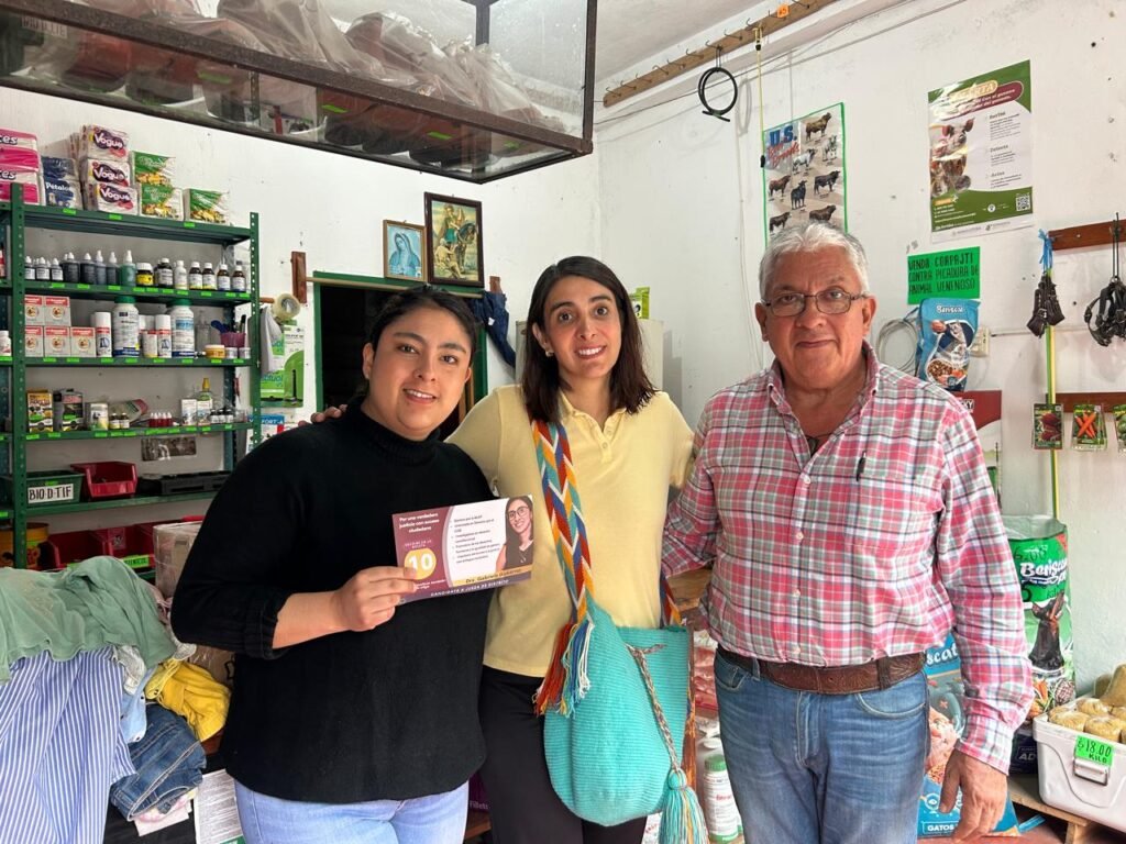 Gabriela Gutiérrez, candidata a Jueza de Distrito, recorre Cuetzalan y llama a participar en la histórica elección judicial